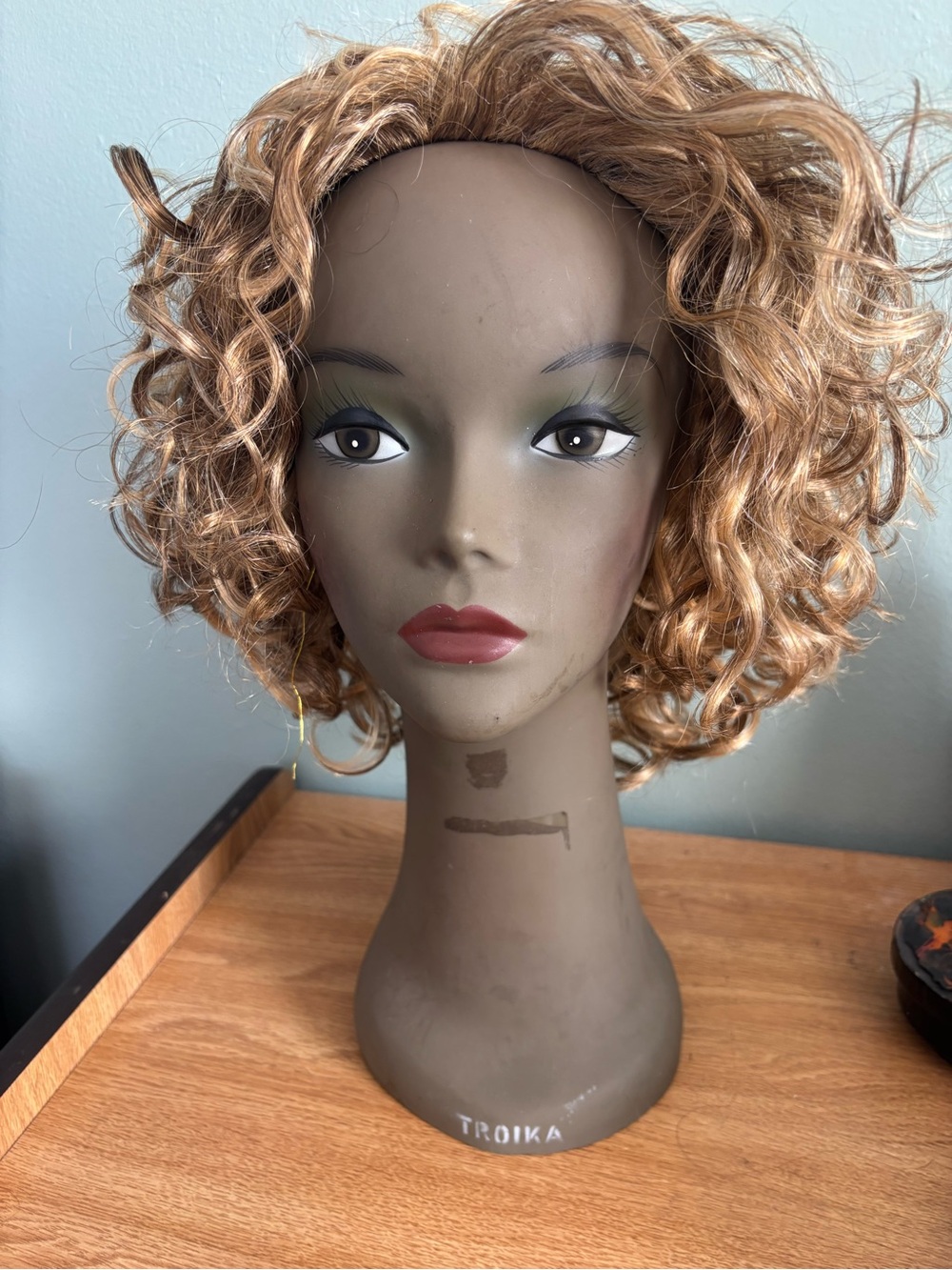 Light Brown Curly Synthetic Wig for Women - Classic Short Style